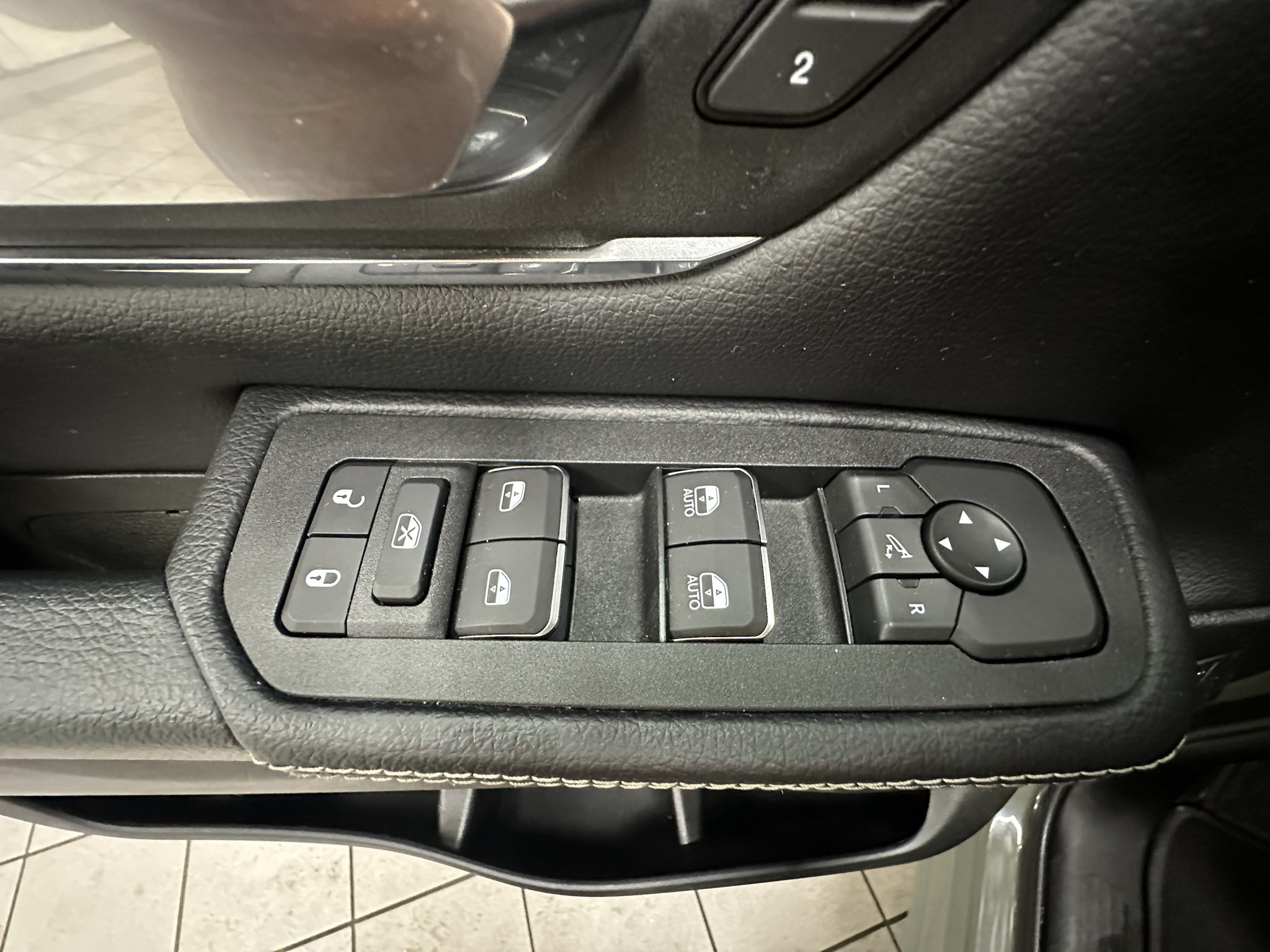 Used 2026 RAM 1500 Laramie AWD/4WD image 23