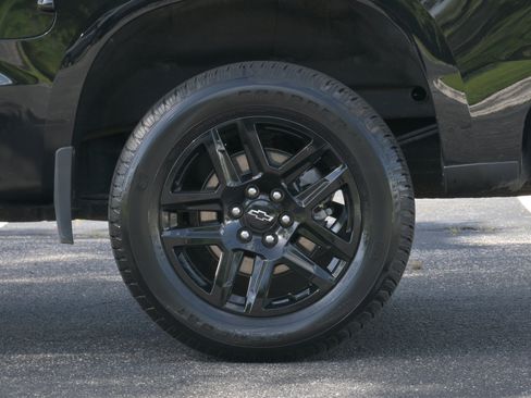 Used 2025 Chevrolet Silverado 1500 Custom AWD/4WD image 32