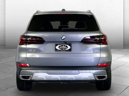 Used 2025 BMW X5 xDrive40i AWD/4WD image 3