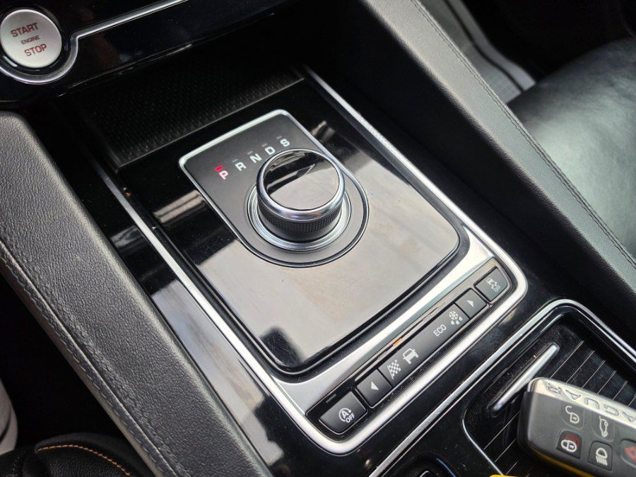 Used 2020 Jaguar F-PACE Prestige AWD/4WD image 20