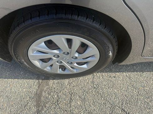 Used 2020 Hyundai Elantra SE w/ Cargo Package (C1) image 11