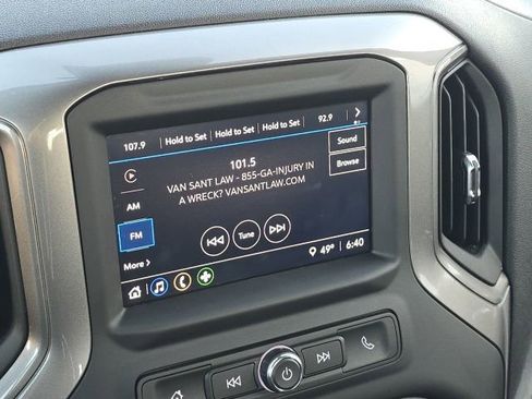 Used 2025 Chevrolet Silverado 1500 W/T image 23