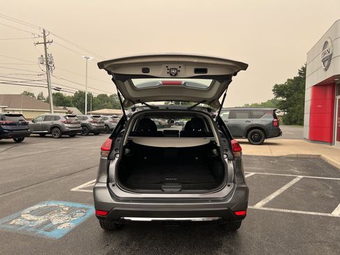 Used 2018 Nissan Rogue S AWD/4WD image 7