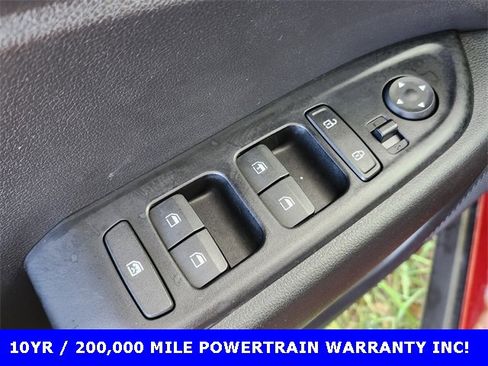 Used 2020 Hyundai Venue SE image 28