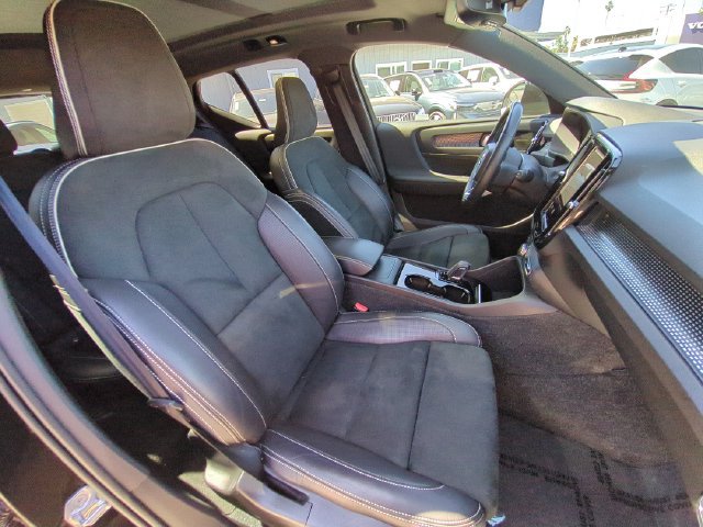 Used 2021 Volvo XC40 P8 Recharge w/ Advanced Package AWD/4WD image 29