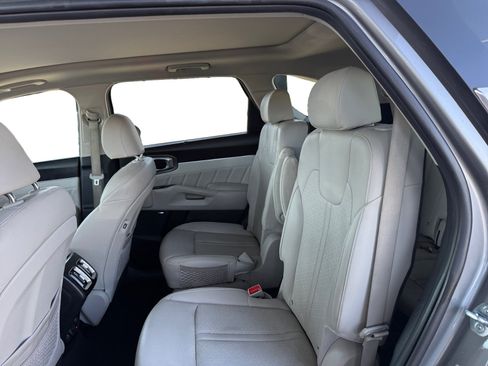 Used 2023 Kia Sorento SX Prestige AWD/4WD image 11