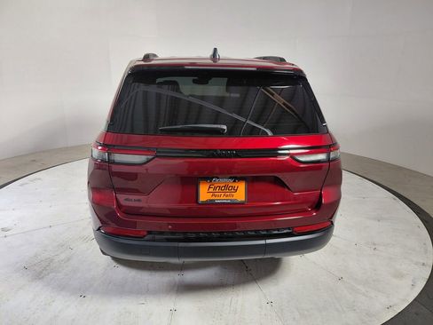 Used 2022 Jeep Grand Cherokee Altitude image 6