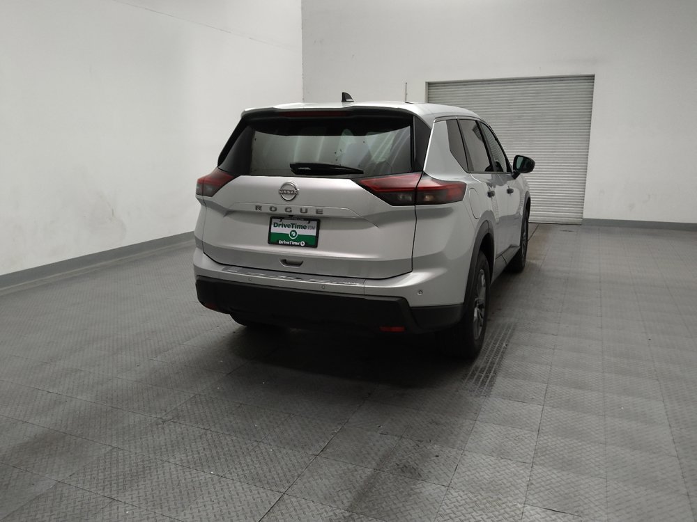 Used 2024 Nissan Rogue S FWD image 7