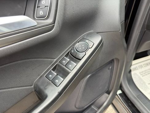 Used 2024 Ford Escape SE FWD image 19
