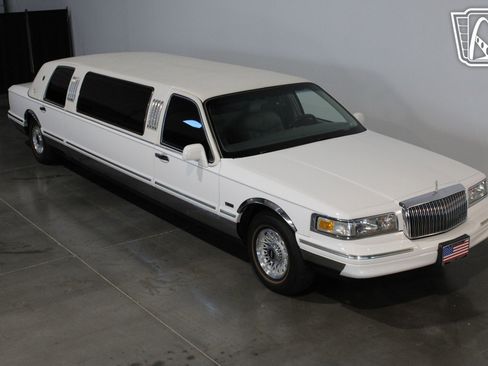 Used 1996 Lincoln Town Car Executive image 22