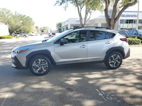 Used 2024 Subaru Crosstrek 2.0i Premium AWD/4WD image 2