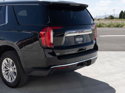 Used 2024 GMC Yukon SLT w/ SLT Luxury Package AWD/4WD image 8