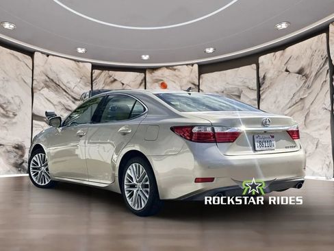 Used 2014 Lexus ES 350 w/ Luxury Package FWD image 4