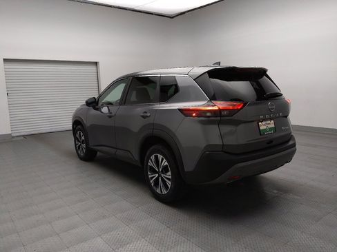 Used 2023 Nissan Rogue SV image 5