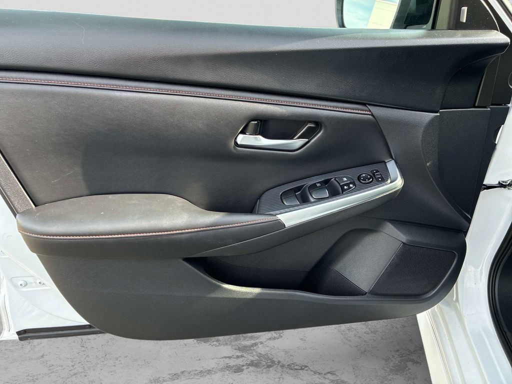 Certified 2023 Nissan Sentra SR w/ Electronics Package FWD image 19