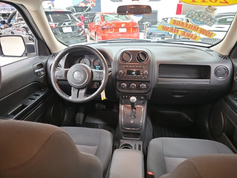 Used 2011 Jeep Patriot Latitude AWD/4WD image 10