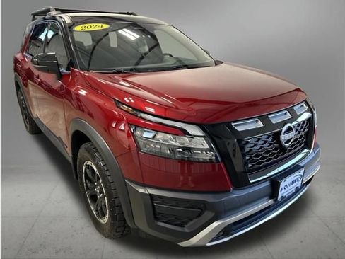 Used 2024 Nissan Pathfinder Rock Creek AWD/4WD image 8
