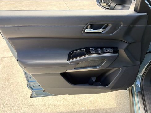 New 2026 Nissan Pathfinder SL FWD image 16