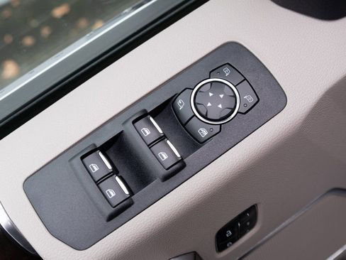 Used 2019 Ford F150 Limited image 17