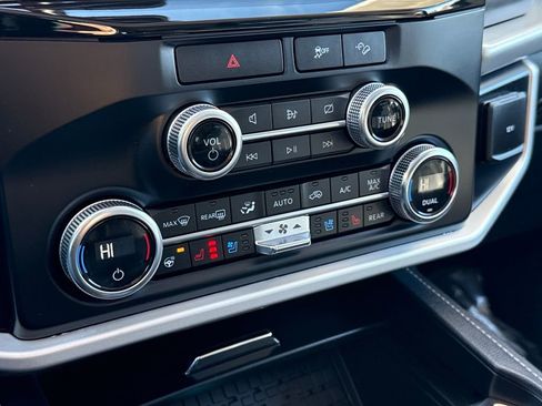 Certified 2022 Ford Expedition XLT image 24