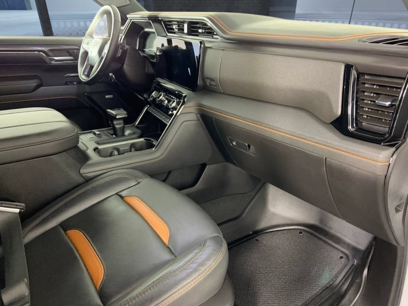 Used 2024 GMC Sierra 1500 AT4 w/ Technology Package AWD/4WD image 15