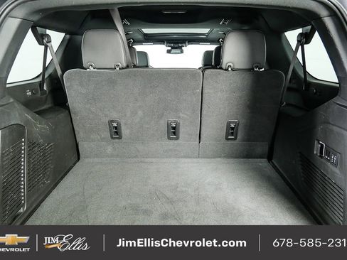 Used 2025 Chevrolet Suburban RST w/ Comfort Package image 33