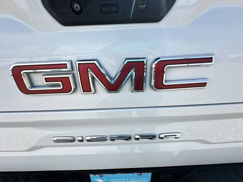 Used 2023 GMC Sierra 1500 SLT w/ SLT Premium Package AWD/4WD image 31