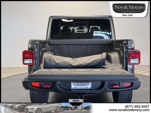 Used 2022 Jeep Gladiator Rubicon image 5