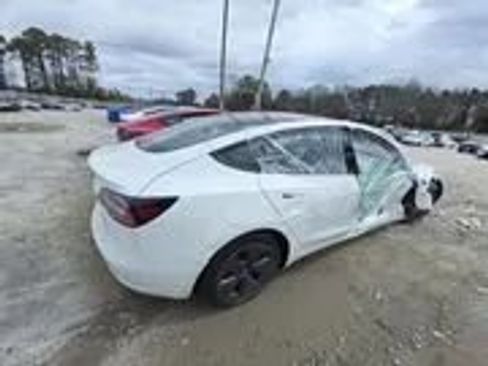 Used 2022 Tesla Model 3 Long Range image 1