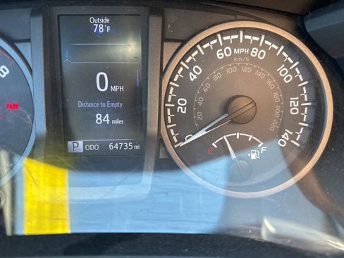 Used 2017 Toyota Tacoma TRD Sport w/ Tow Package image 15