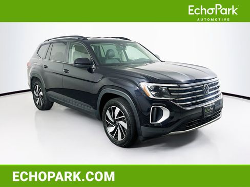 Used 2025 Volkswagen Atlas SE FWD image 1