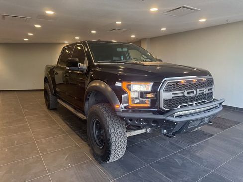 Used 2017 Ford F150 Raptor w/ Equipment Group 802A Luxury image 4