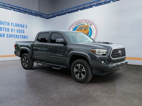 Used 2018 Toyota Tacoma TRD Sport image 7
