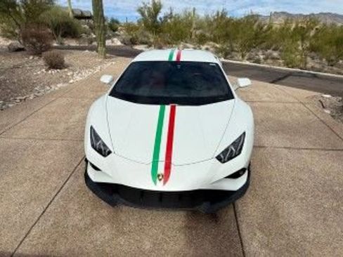 Used 2021 Lamborghini Huracan EVO image 5