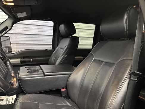 Used 2014 Ford F350 Lariat w/ Lariat Interior Package image 11