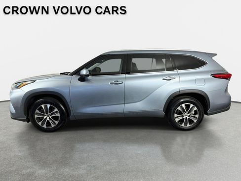 Used 2021 Toyota Highlander XLE FWD image 9