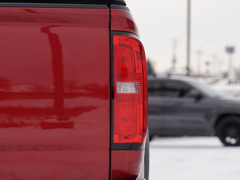 Used 2018 Chevrolet Colorado ZR2 image 12