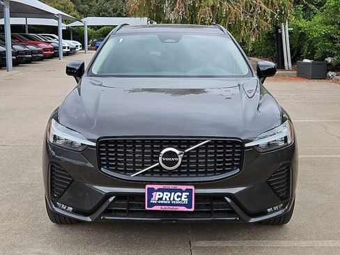Used 2025 Volvo XC60 B5 Core AWD/4WD image 2