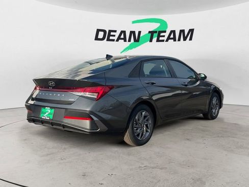 New 2026 Hyundai Elantra Blue image 7