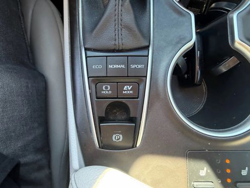 Used 2023 Toyota Camry XLE image 21