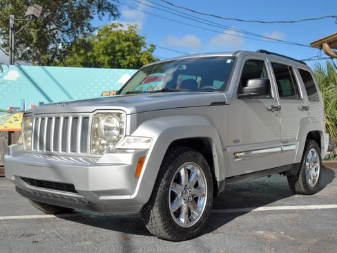 Used 2012 Jeep Liberty Sport image 1