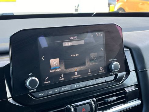 Used 2025 Nissan Pathfinder SV image 20