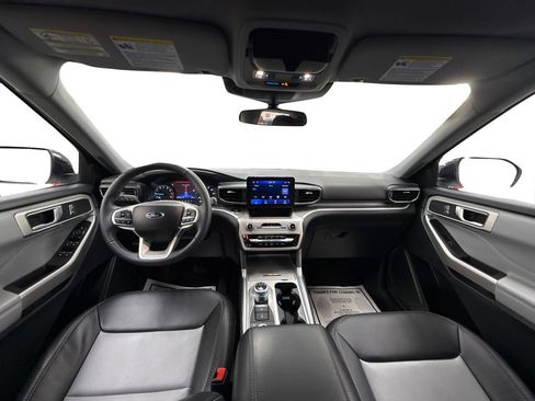 Used 2024 Ford Explorer XLT w/ Equipment Group 202A image 19