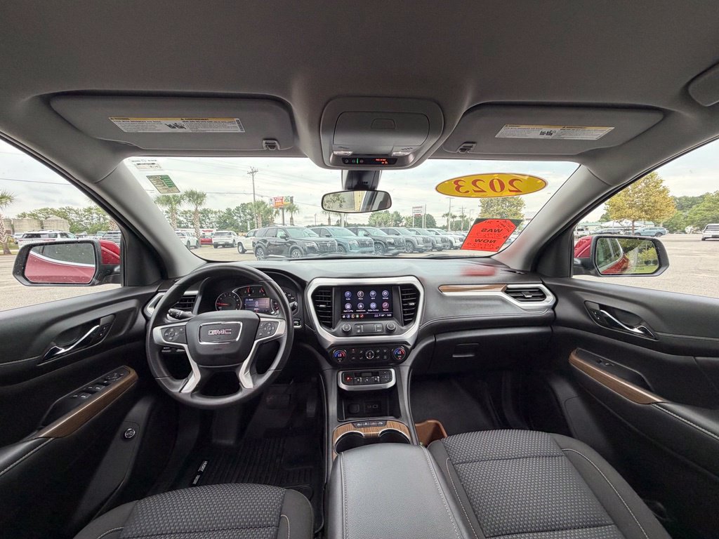 Used 2023 GMC Acadia SLE w/ Driver Convenience Package FWD image 26