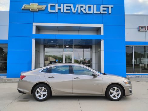 Used 2022 Chevrolet Malibu LS FWD image 6