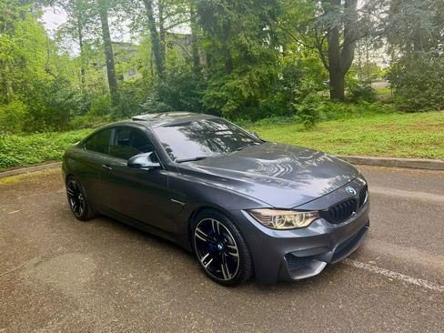 Used 2015 BMW M4 Coupe w/ Lighting Package RWD image 3