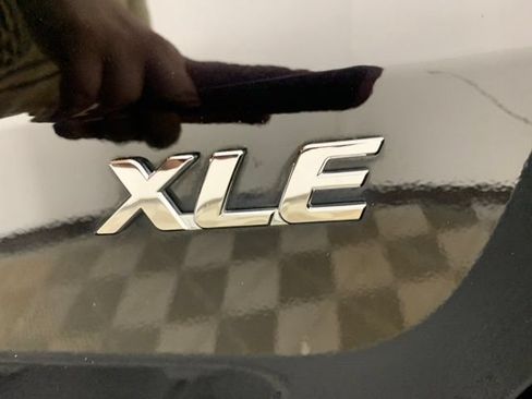 Used 2018 Toyota Sienna XLE FWD image 41
