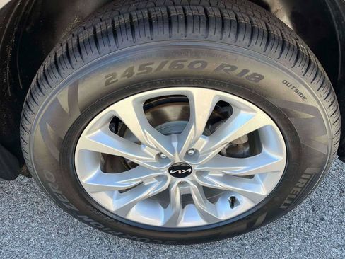 Used 2022 Kia Telluride LX AWD/4WD image 37
