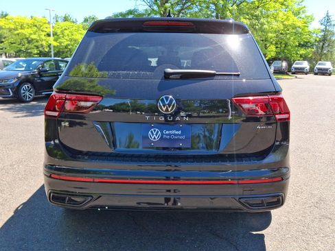 Certified 2023 Volkswagen Tiguan SE R-Line AWD/4WD image 5