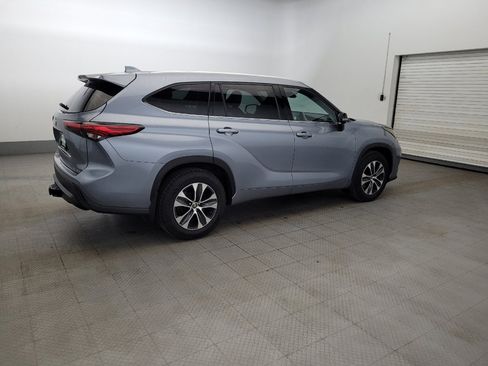 Used 2020 Toyota Highlander XLE image 10